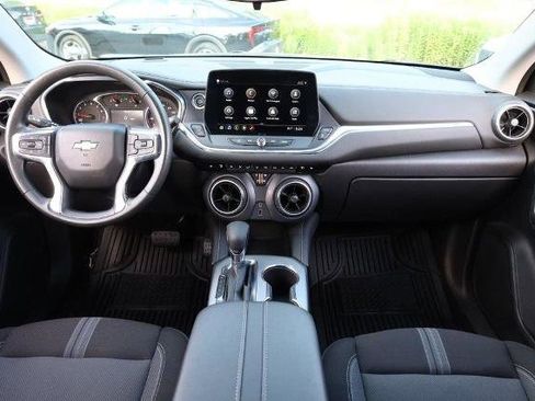 Used 2025 Chevrolet Blazer LT AWD/4WD image 21