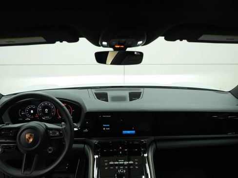 Certified 2025 Porsche Panamera 4 AWD/4WD image 16