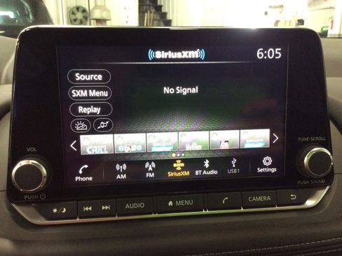 Used 2024 Nissan Rogue SV image 24