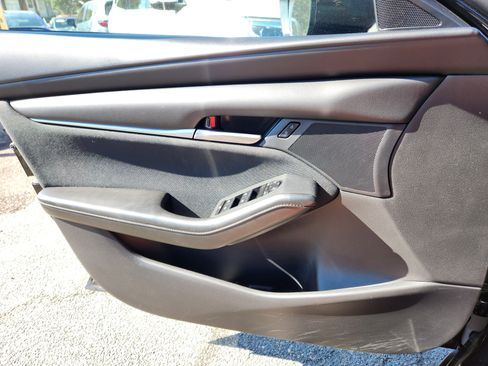 Certified 2025 MAZDA MAZDA3 s FWD image 24