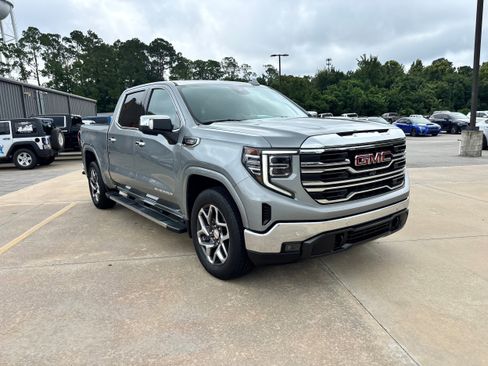Used 2023 GMC Sierra 1500 SLT w/ SLT Premium Plus Package image 3