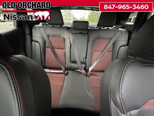 Used 2025 Nissan Kicks SR FWD image 12