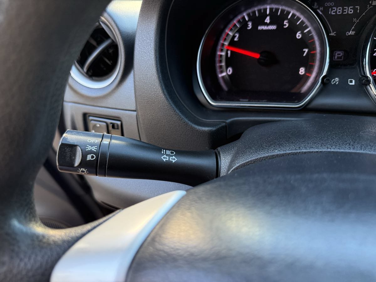 Used 2016 Nissan Versa SV FWD image 30