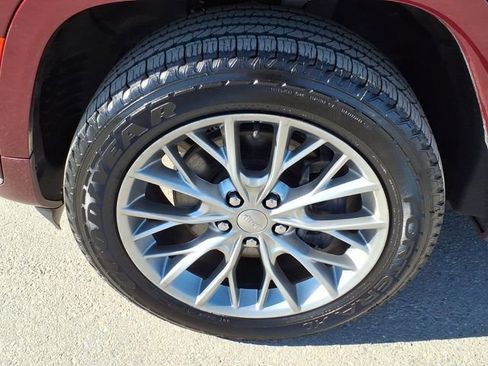 Used 2022 Jeep Grand Cherokee L Summit w/ Luxury Tech Group V image 9