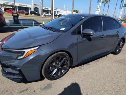 Used 2024 Toyota Corolla SE w/ SE Premium Package image 4