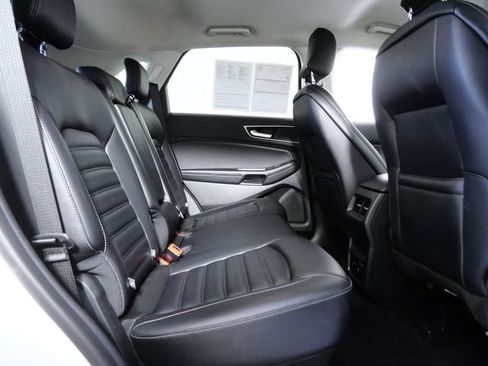 Certified 2024 Ford Edge SEL w/ Convenience Package AWD/4WD image 12