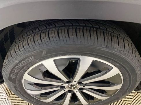 Used 2020 Mercedes-Benz GLB 250 4MATIC image 23