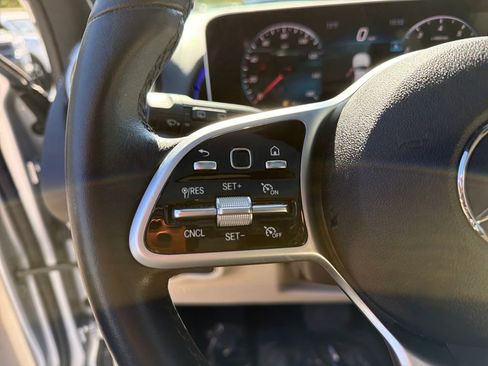 Used 2020 Mercedes-Benz GLB 250 GLB 250 image 19