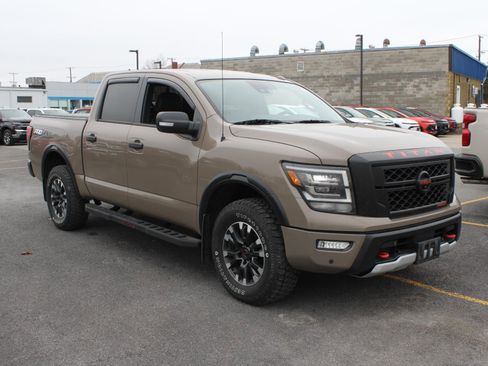 Used 2020 Nissan Titan PRO-4X w/ Pro-4x Convenience Package image 3