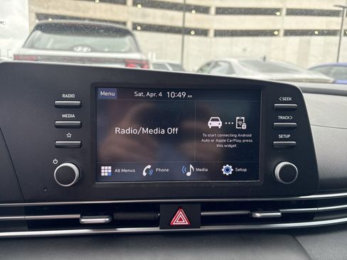 Used 2024 Hyundai Elantra SE image 13