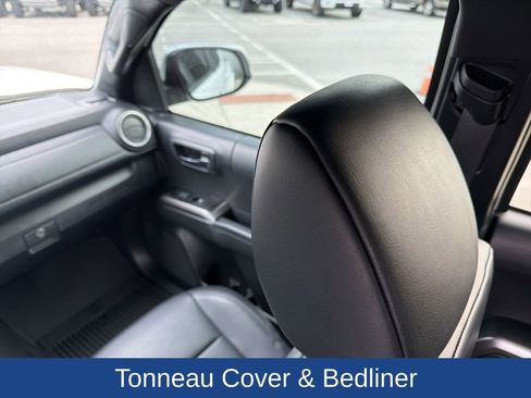 Used 2023 Toyota Tacoma Limited image 17