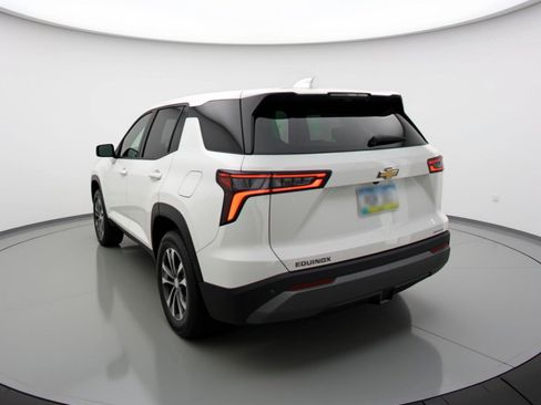 Used 2025 Chevrolet Equinox LT image 6