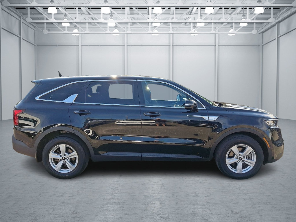 Used 2023 Kia Sorento LX FWD image 6