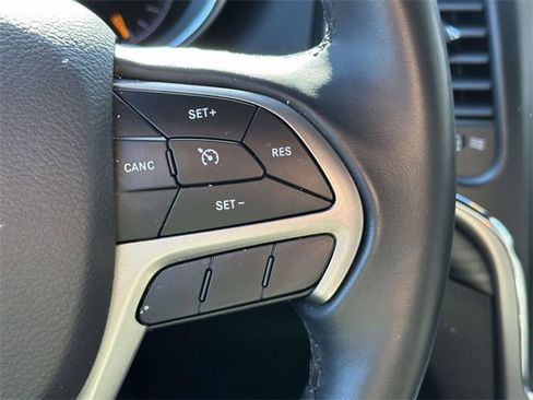 Certified 2020 Jeep Grand Cherokee Laredo image 30