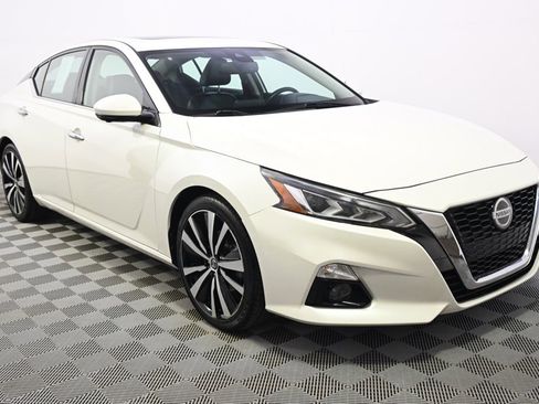 Used 2019 Nissan Altima 2.5 Platinum image 8