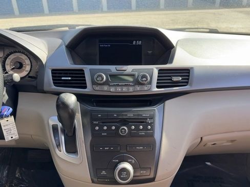 Used 2013 Honda Odyssey LX image 2