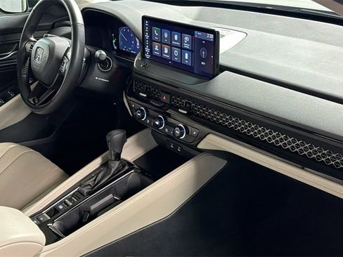 Used 2024 Honda Accord EX-L image 10