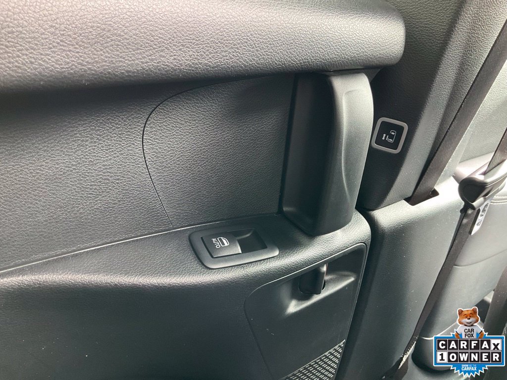 Used 2023 Chrysler Pacifica Limited w/ Uconnect Theater Family Group FWD image 51