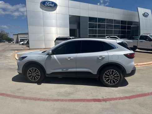 Used 2025 Ford Escape SE FWD image 8