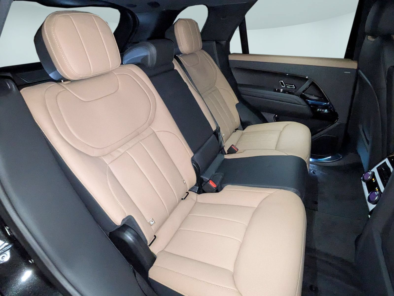 New 2026 Land Rover Range Rover Sport Dynamic SE AWD/4WD image 29