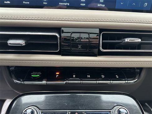 Certified 2022 Lincoln Nautilus Reserve image 23