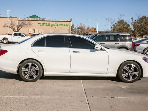 Used 2018 Mercedes-Benz E 300 4MATIC image 4