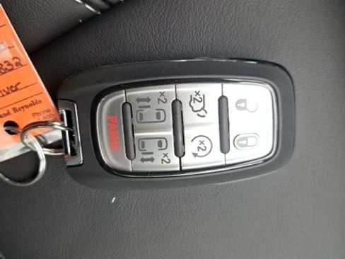 New 2026 Chrysler Pacifica Select image 26