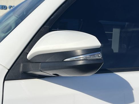 Used 2017 Toyota 4Runner SR5 Premium image 32