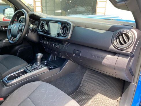 Used 2017 Toyota Tacoma TRD Sport w/ Tow Package (A/T) AWD/4WD image 12