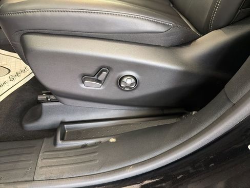 New 2026 Chrysler Pacifica Select w/ S Appearance Package image 7