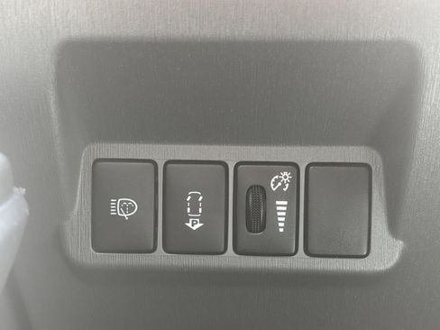 Used 2012 Toyota Prius V Five image 31