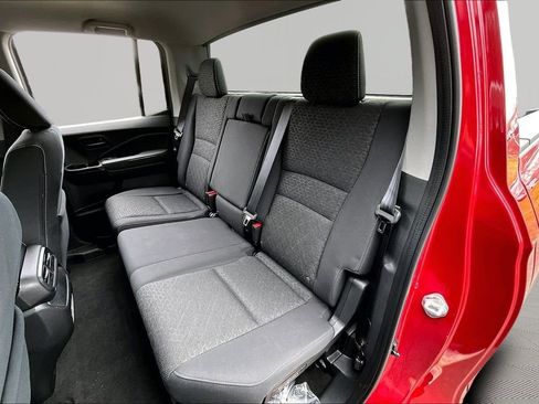 Used 2025 Honda Ridgeline Sport image 18