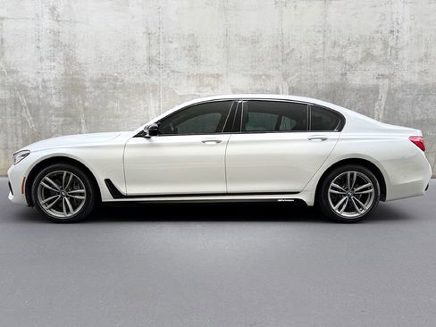 Used 2017 BMW 750i xDrive image 5