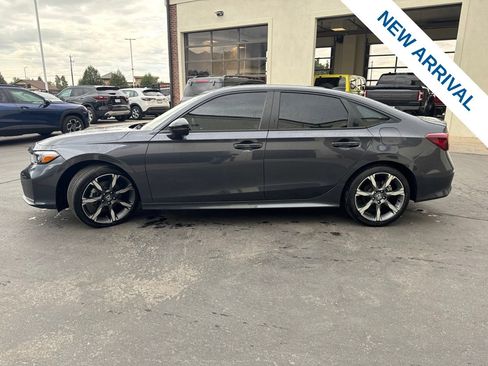 Used 2025 Honda Civic Sport Touring image 4