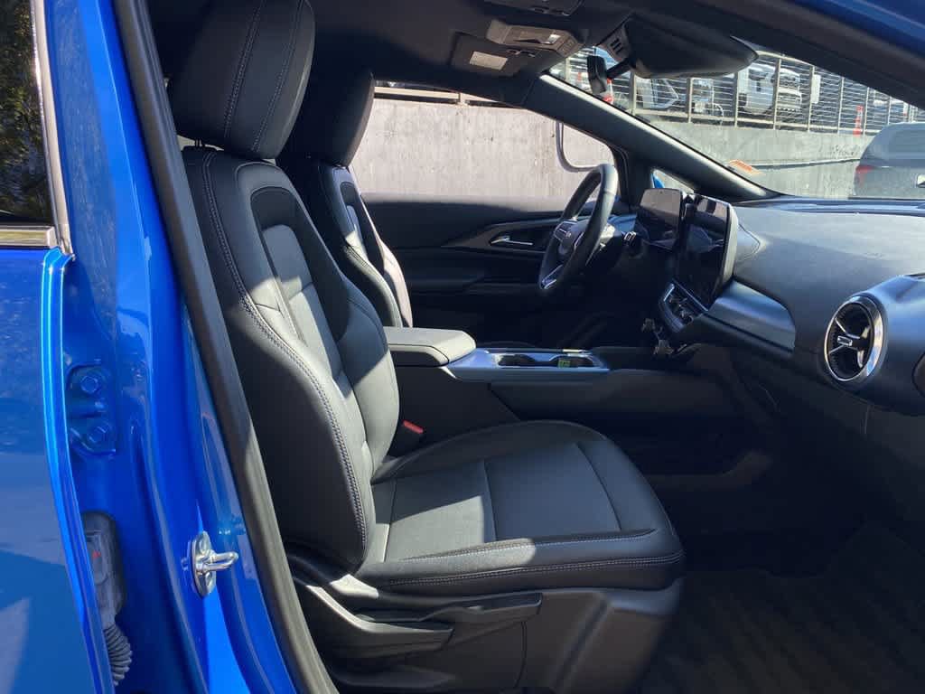 Used 2024 Chevrolet Equinox EV LT w/ LPO, Trailering Package AWD/4WD image 18
