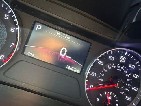Used 2024 Kia Forte LXS FWD image 13
