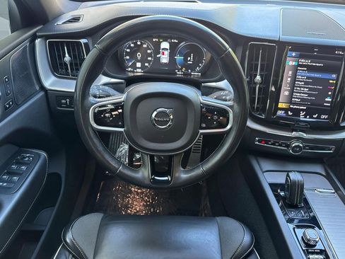 Used 2021 Volvo XC60 T8 R-Design w/ Advanced Package AWD/4WD image 4