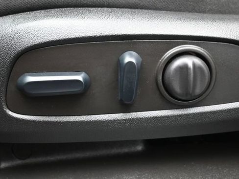 Used 2022 Chevrolet Equinox LT FWD image 9