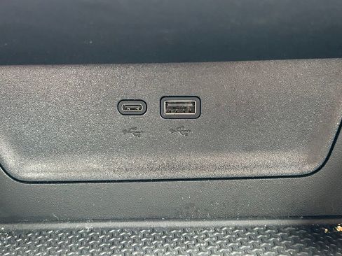 Used 2025 Chevrolet Equinox LT w/ Convenience Package II image 28