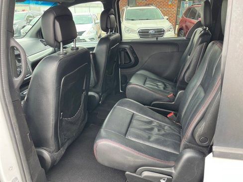 Used 2017 Dodge Grand Caravan GT image 13
