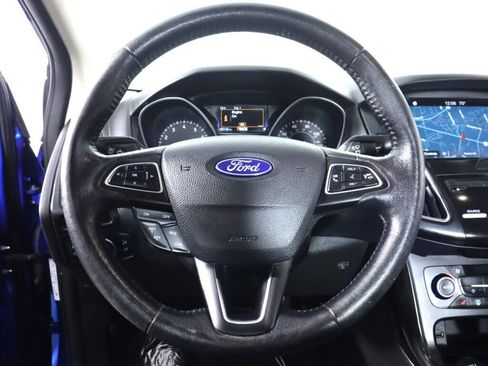Used 2018 Ford Focus Titanium w/ Titanium Technology Package FWD image 11