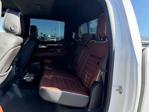 Used 2023 GMC Sierra 1500 Denali Ultimate AWD/4WD image 4