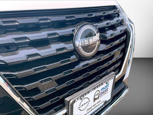 Certified 2025 Nissan Kicks Play S FWD image 28
