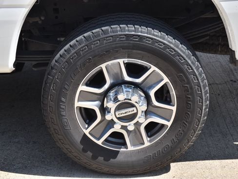 Used 2023 Ford F250 Lariat w/ Lariat Ultimate Package AWD/4WD image 12