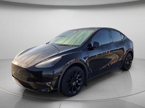 Used 2023 Tesla Model Y Long Range AWD/4WD image 3
