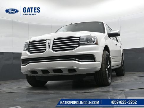 Used 2016 Lincoln Navigator Select AWD/4WD image 45