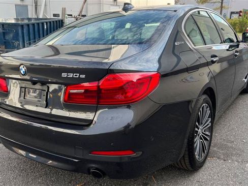 Used 2018 BMW 530e RWD image 18