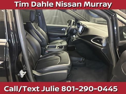 Used 2026 Chrysler Pacifica Select FWD image 15