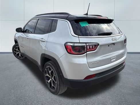 Used 2025 Jeep Compass Limited image 2