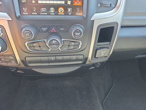 Used 2017 RAM 1500 Big Horn AWD/4WD image 26